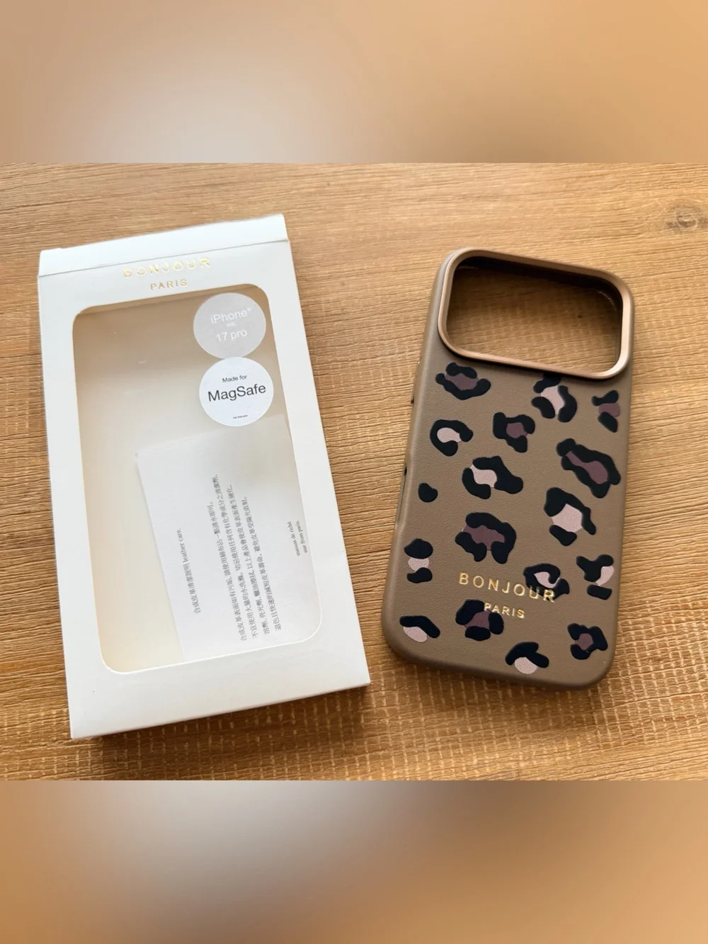 MagSafe iPhone 17 Pro / 18 Pro compatible case - Brown Leopard